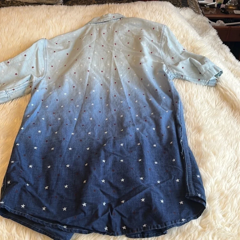 Old navy xl (14-16) that’s had two different colors light blue with navy blue